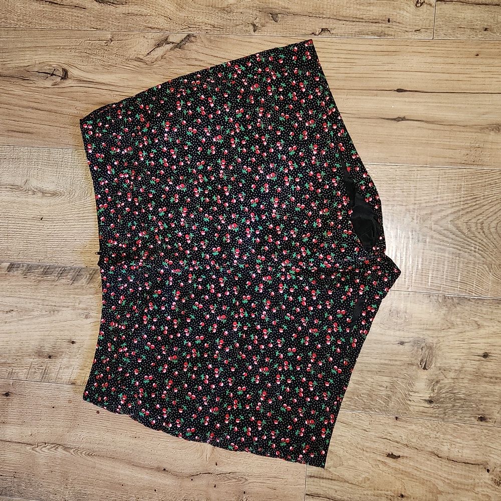 Unique Vintage | High Waisted Cherry Shorts